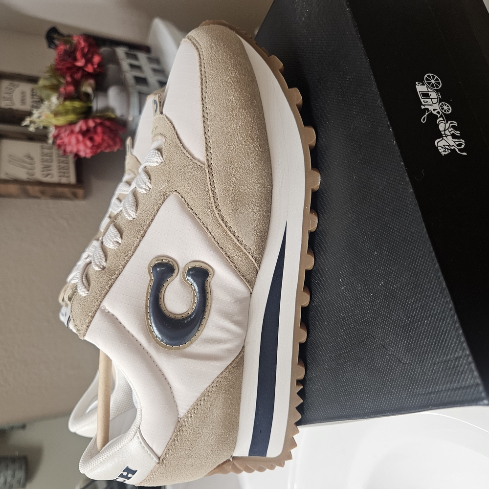 Coach Runner Sneaker Sz 7 NWOT